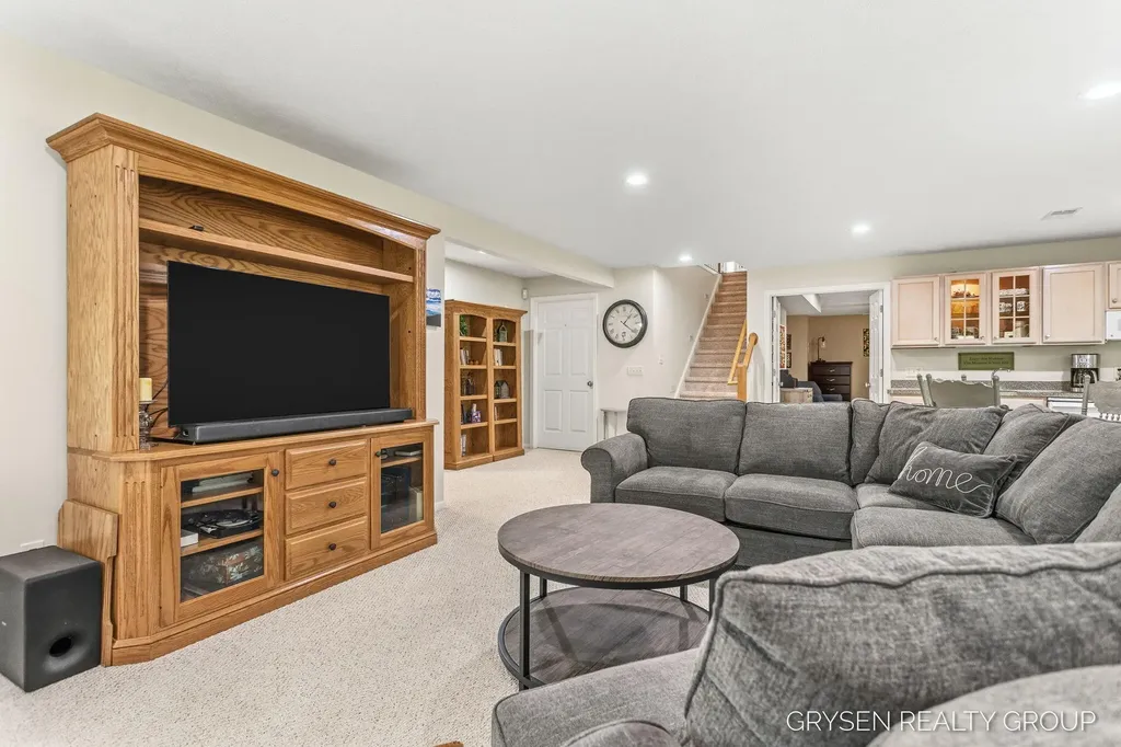 2137 Lamberton Creek Lane NE Grand Rapids City MI 49505