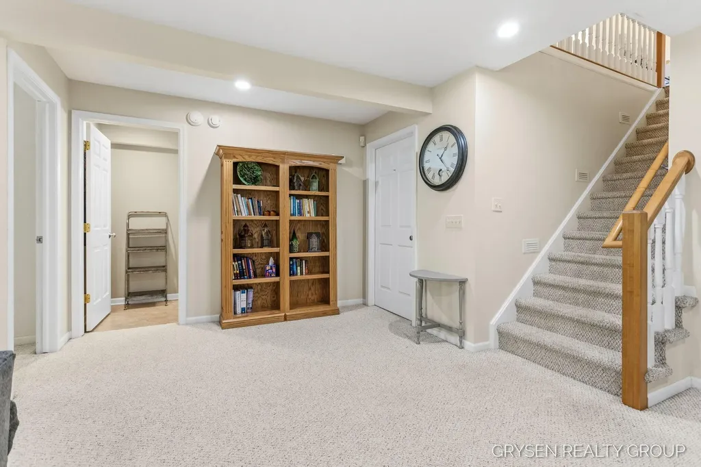 2137 Lamberton Creek Lane NE Grand Rapids City MI 49505