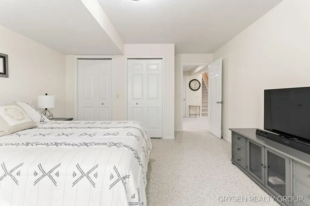 2137 Lamberton Creek Lane NE Grand Rapids City MI 49505