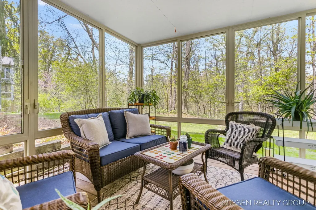 2137 Lamberton Creek Lane NE Grand Rapids City MI 49505
