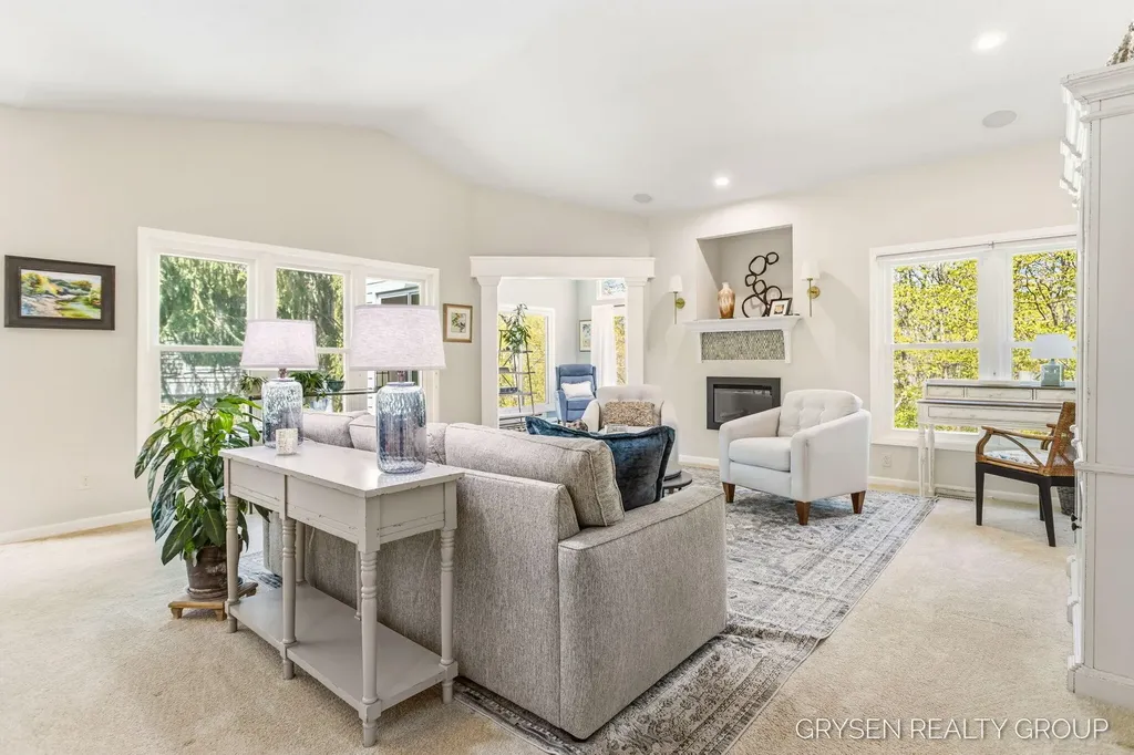 2137 Lamberton Creek Lane NE Grand Rapids City MI 49505