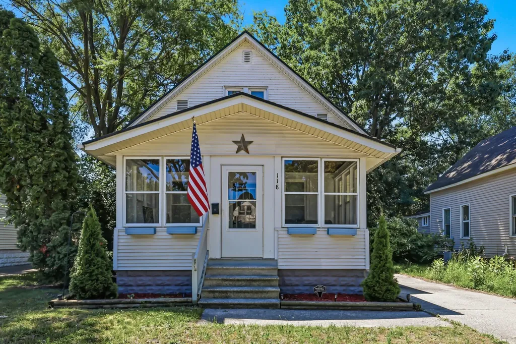118 W 18th Street Holland City MI 49423