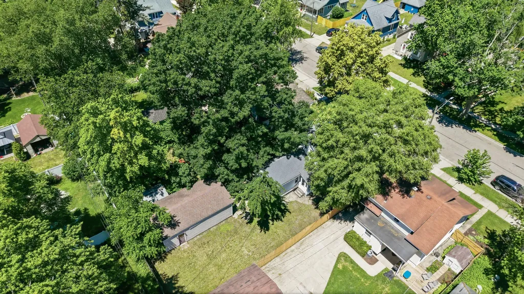 118 W 18th Street Holland City MI 49423