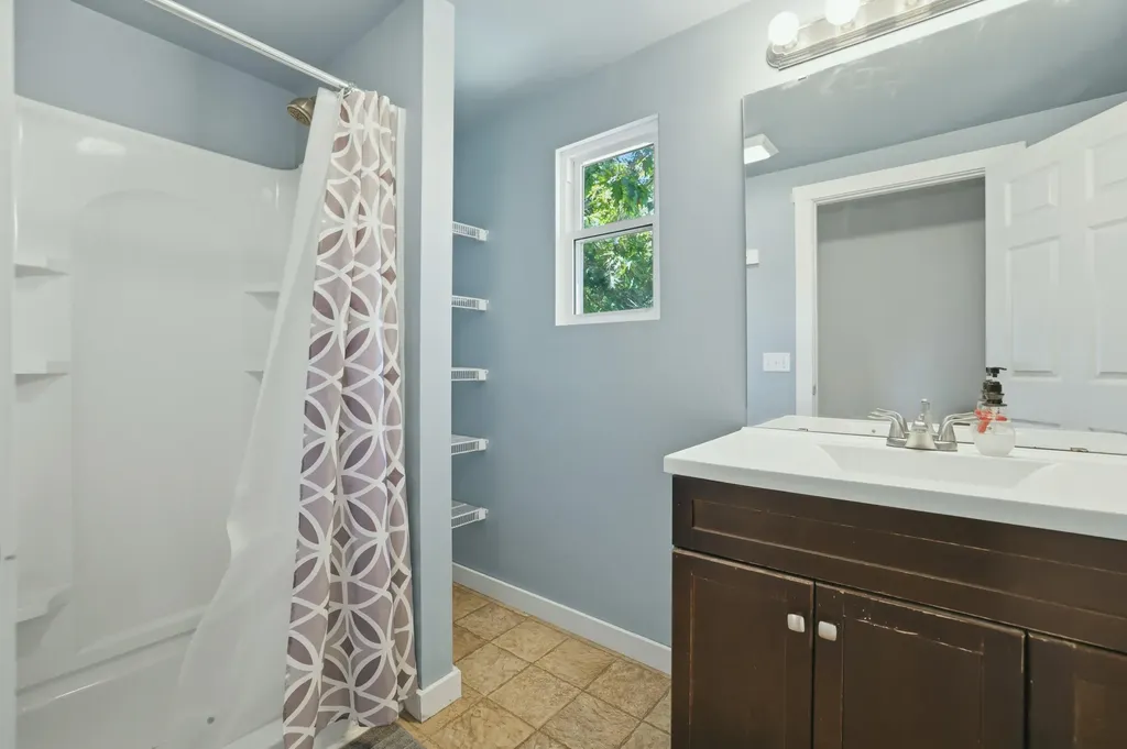 118 W 18th Street Holland City MI 49423