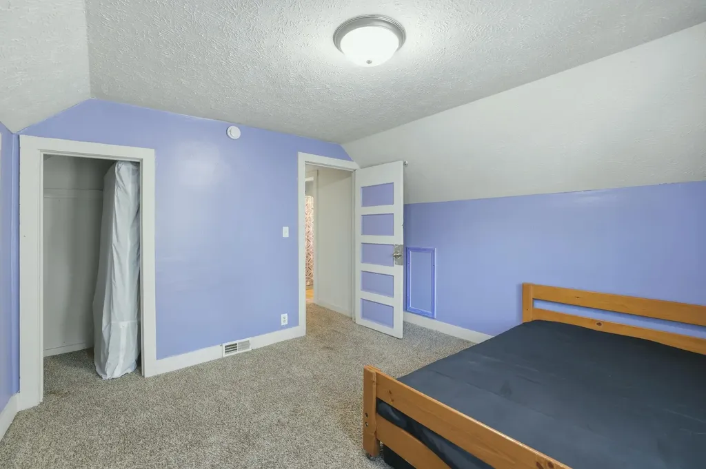 118 W 18th Street Holland City MI 49423