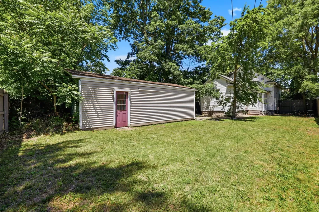 118 W 18th Street Holland City MI 49423