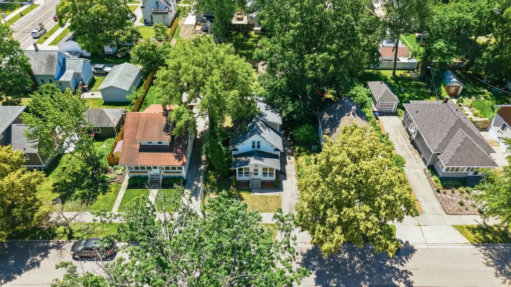 118 W 18th Street Holland City MI 49423