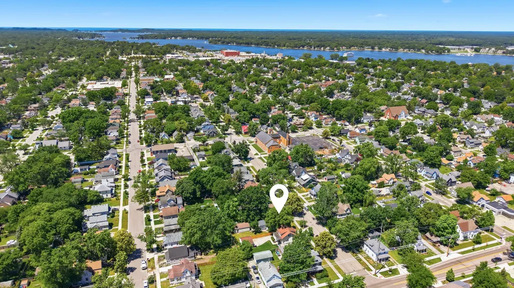118 W 18th Street Holland City MI 49423