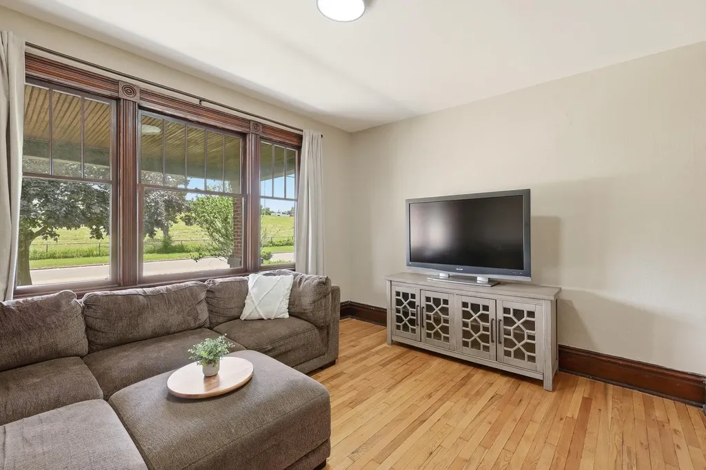 1009 2nd Street NW Grand Rapids City MI 49504