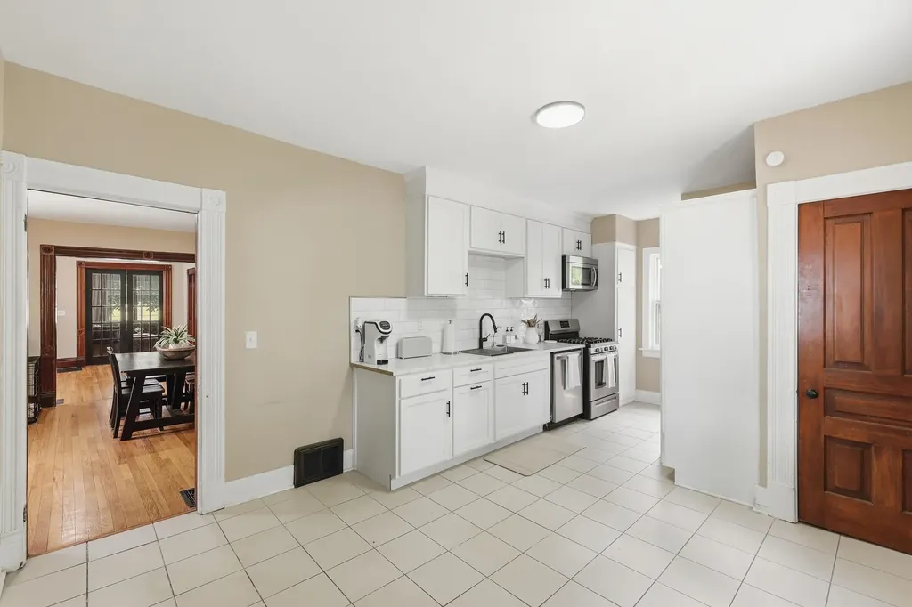 1009 2nd Street NW Grand Rapids City MI 49504
