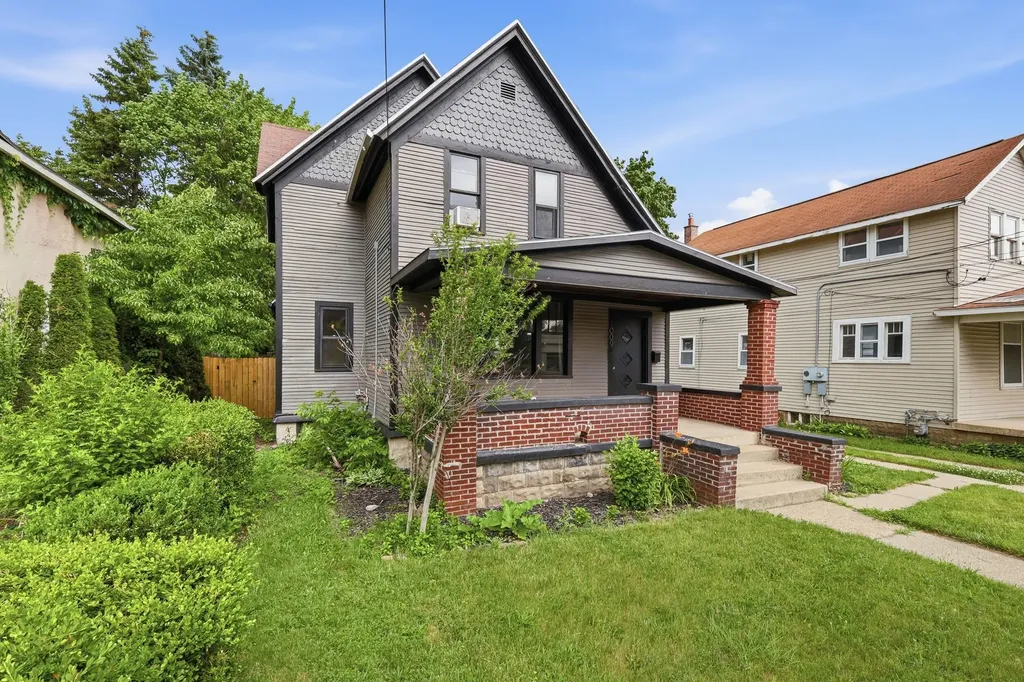 1009 2nd Street NW Grand Rapids City MI 49504