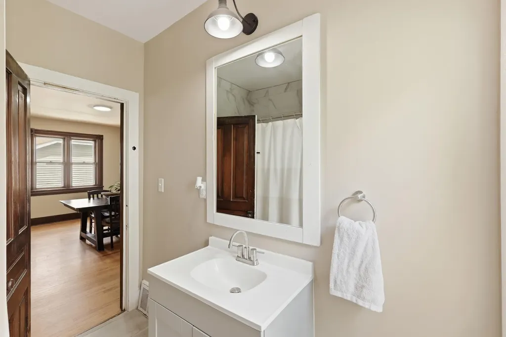 1009 2nd Street NW Grand Rapids City MI 49504