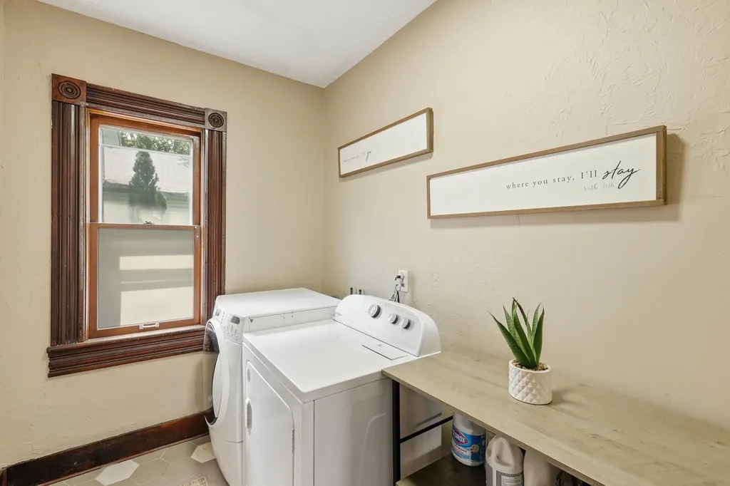 1009 2nd Street NW Grand Rapids City MI 49504
