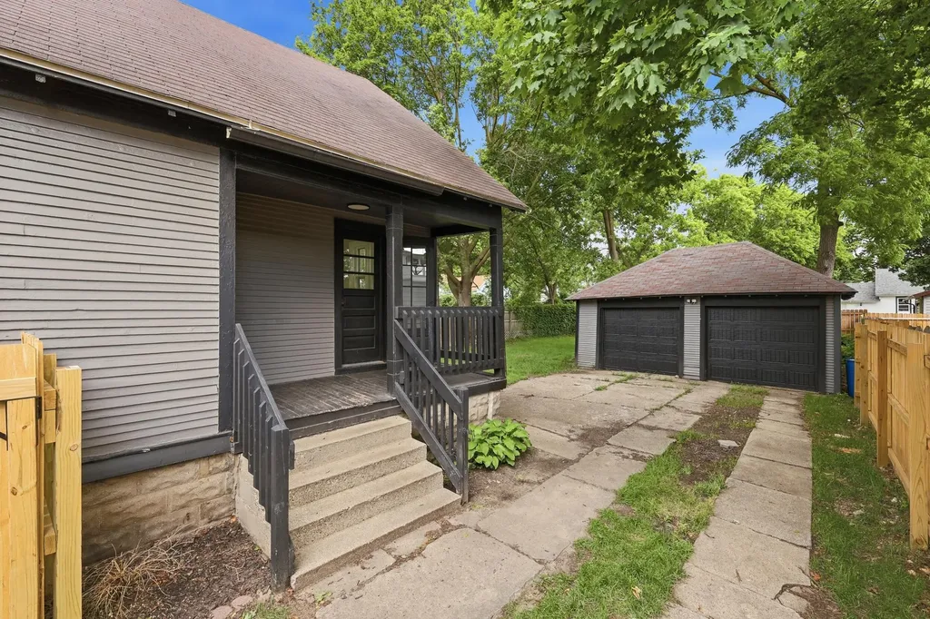 1009 2nd Street NW Grand Rapids City MI 49504