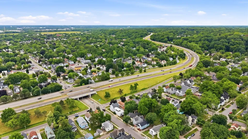 1009 2nd Street NW Grand Rapids City MI 49504