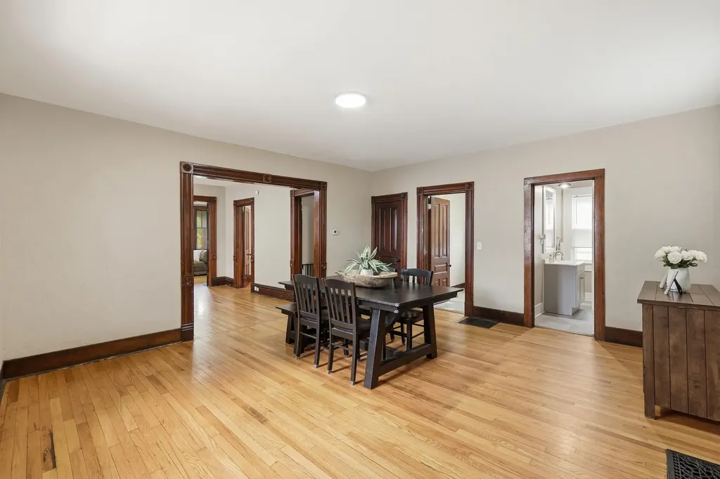 1009 2nd Street NW Grand Rapids City MI 49504