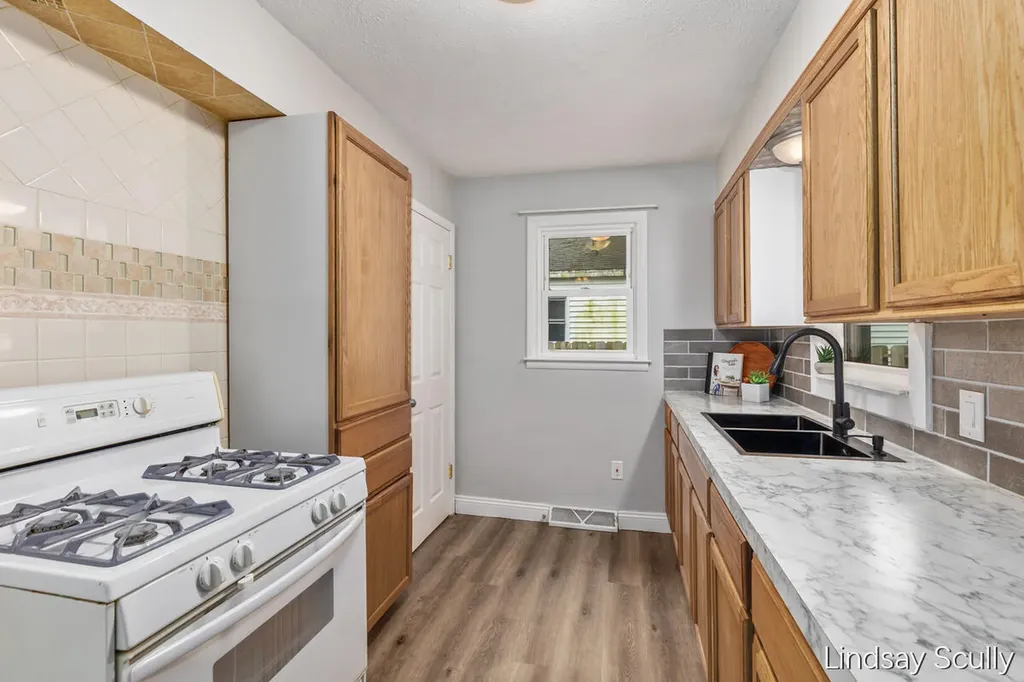 4914 Haughey Avenue SW Wyoming City MI 49548