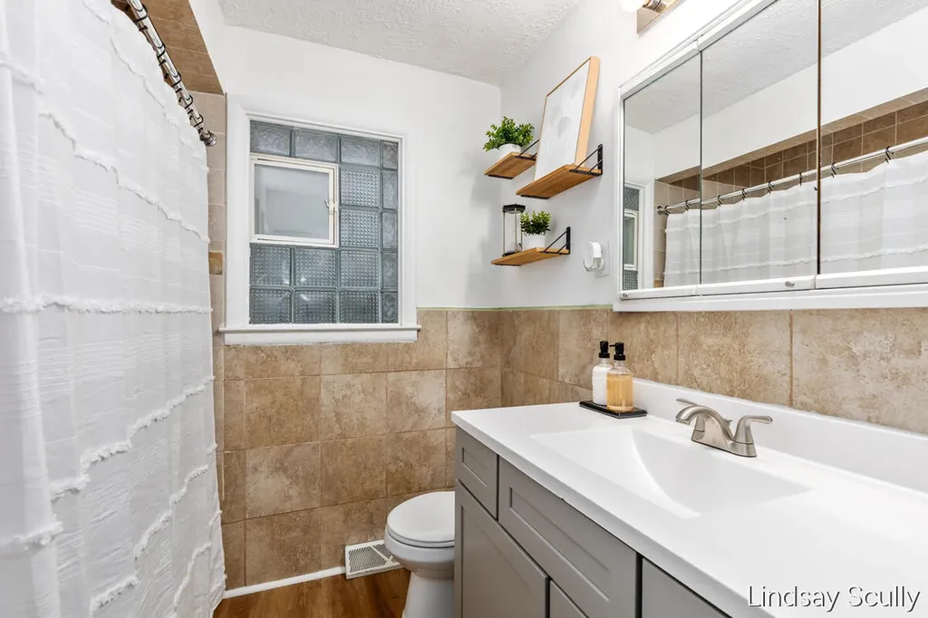 4914 Haughey Avenue SW Wyoming City MI 49548