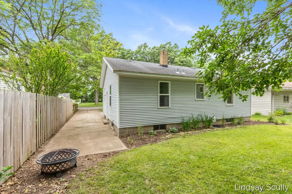 4914 Haughey Avenue SW Wyoming City MI 49548