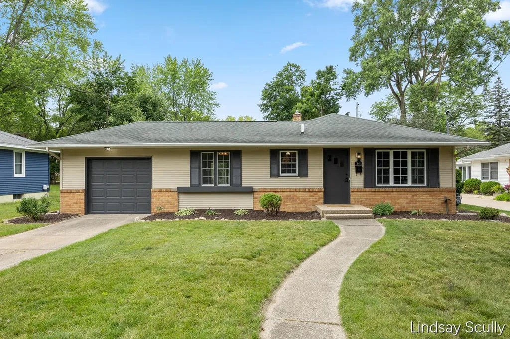 160 Boltwood Drive NE Grand Rapids City MI 49505