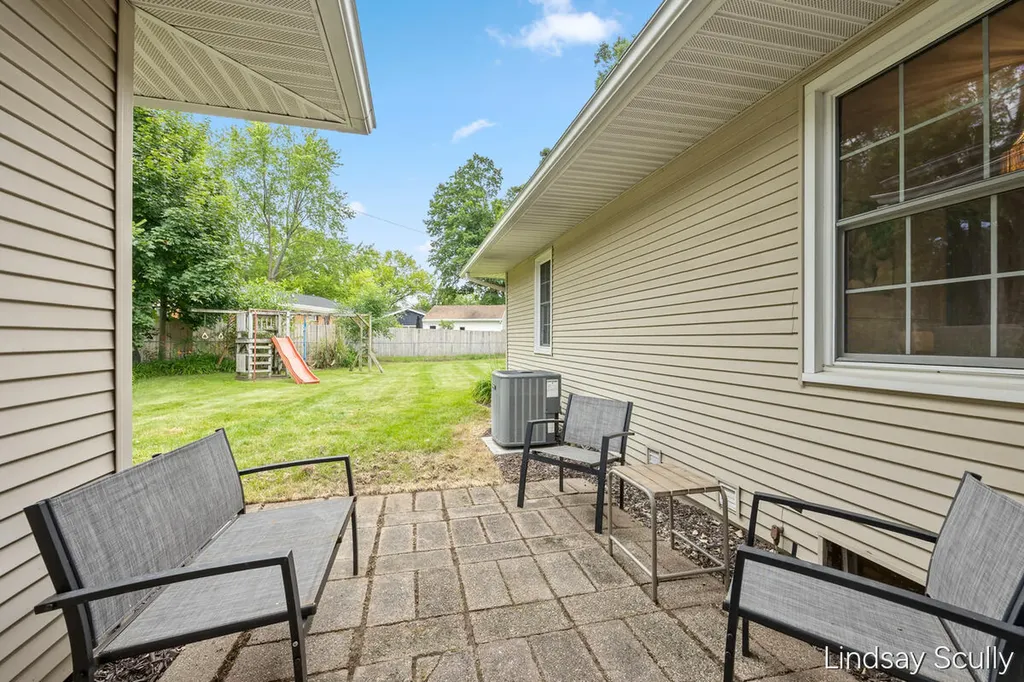 160 Boltwood Drive NE Grand Rapids City MI 49505