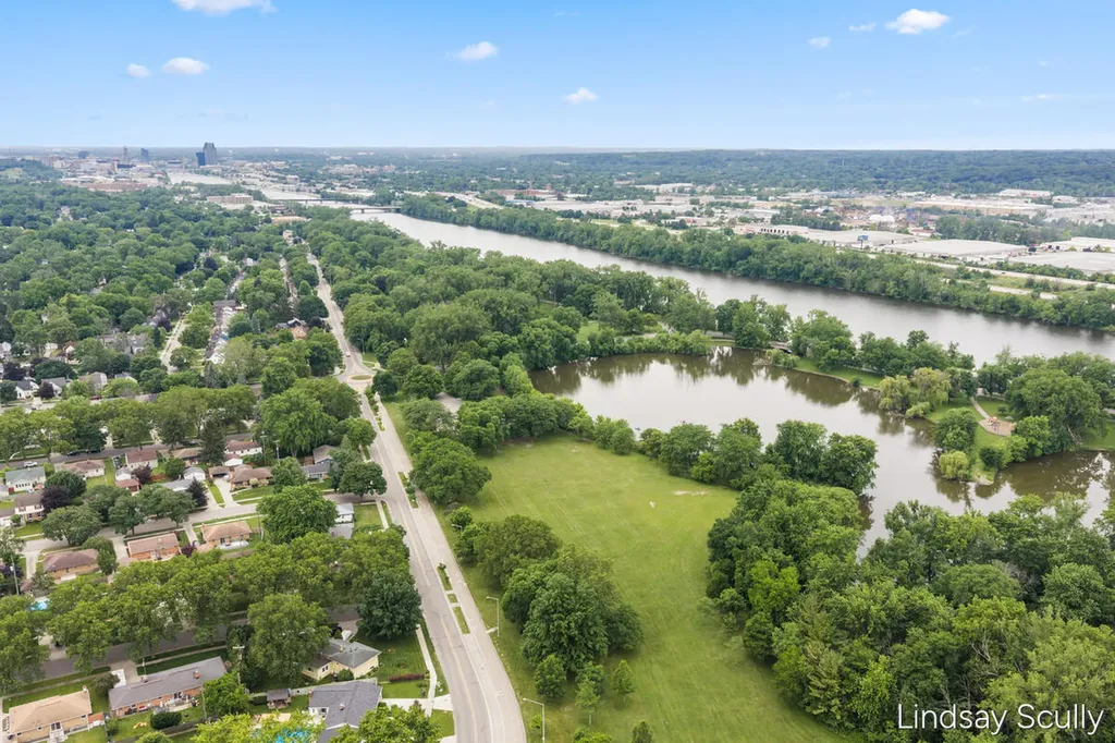 160 Boltwood Drive NE Grand Rapids City MI 49505