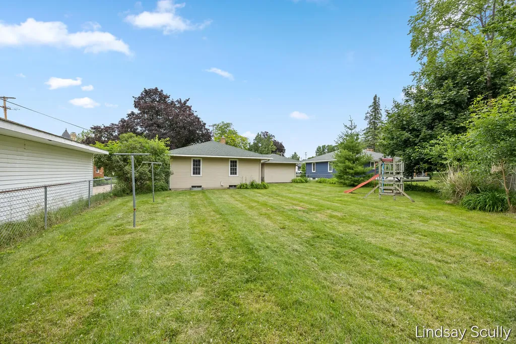 160 Boltwood Drive NE Grand Rapids City MI 49505