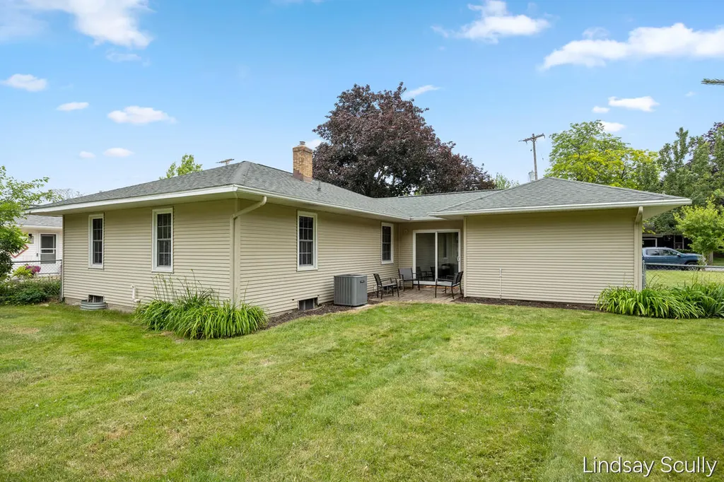 160 Boltwood Drive NE Grand Rapids City MI 49505