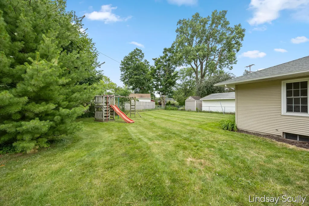 160 Boltwood Drive NE Grand Rapids City MI 49505