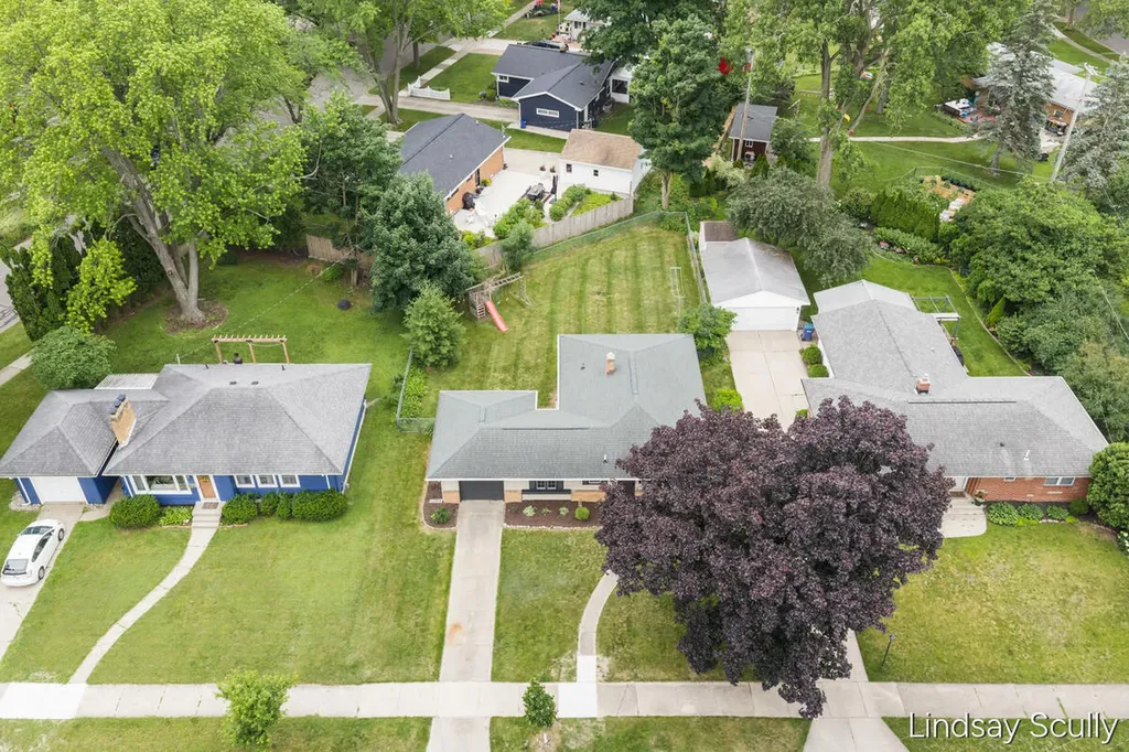160 Boltwood Drive NE Grand Rapids City MI 49505