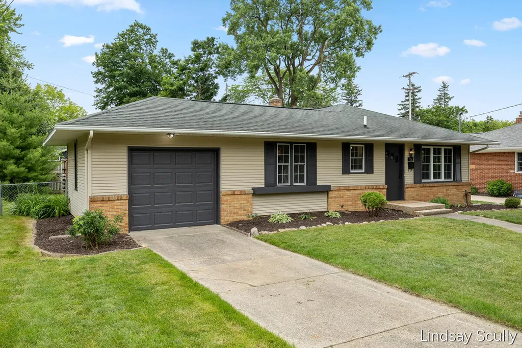160 Boltwood Drive NE Grand Rapids City MI 49505