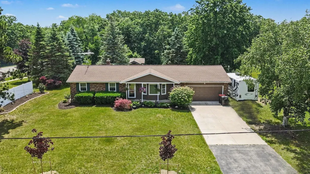 2256 Rogue River Road NE Plainfield Charter Township MI 49306