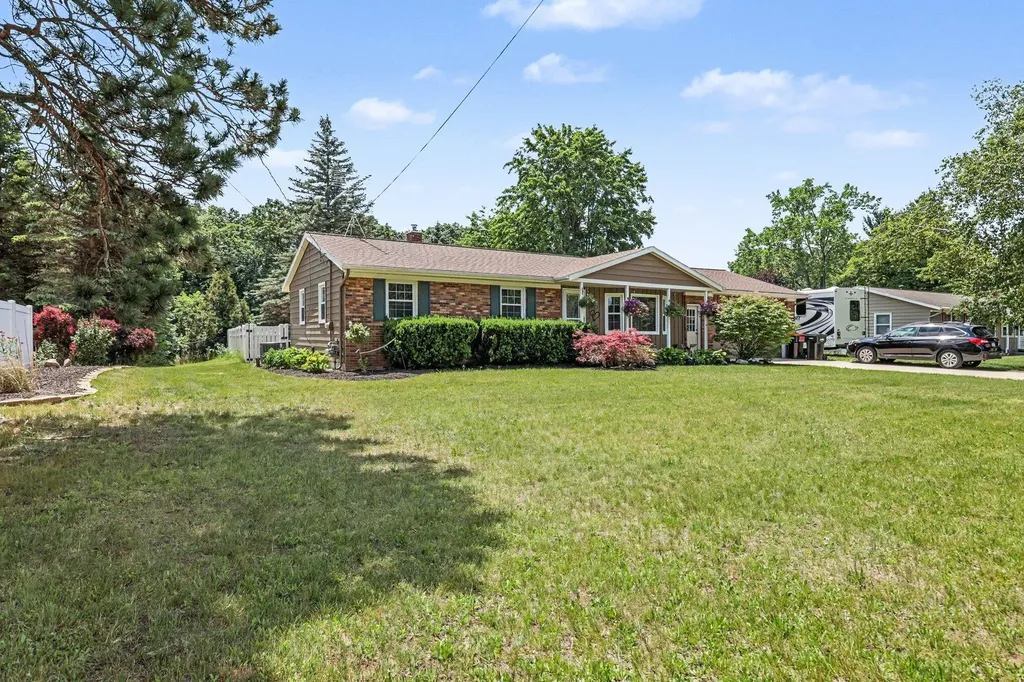 2256 Rogue River Road NE Plainfield Charter Township MI 49306