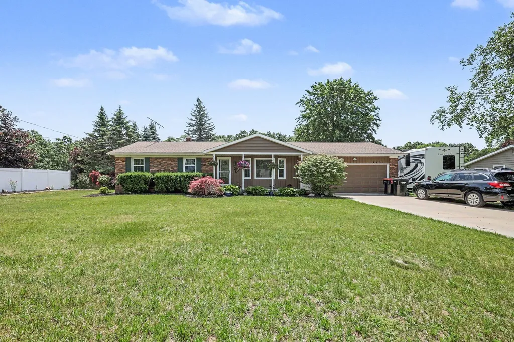 2256 Rogue River Road NE Plainfield Charter Township MI 49306