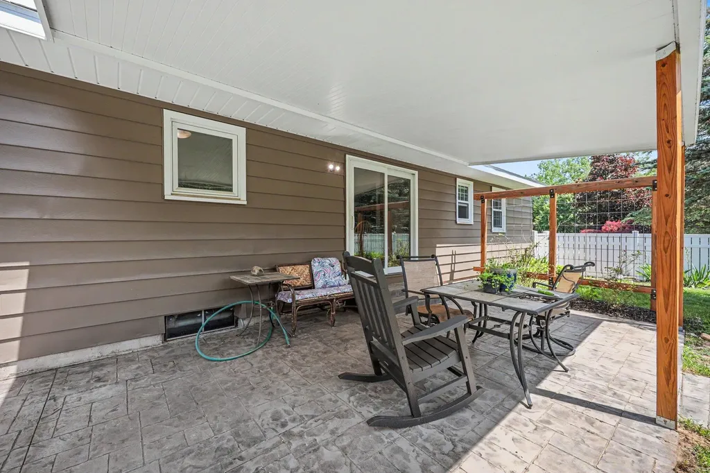 2256 Rogue River Road NE Plainfield Charter Township MI 49306