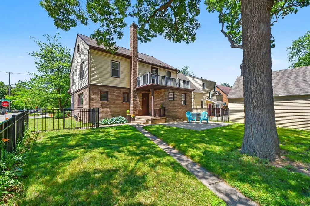 1240 Benjamin Avenue SE Grand Rapids City MI 49506