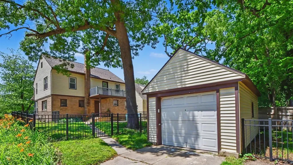 1240 Benjamin Avenue SE Grand Rapids City MI 49506