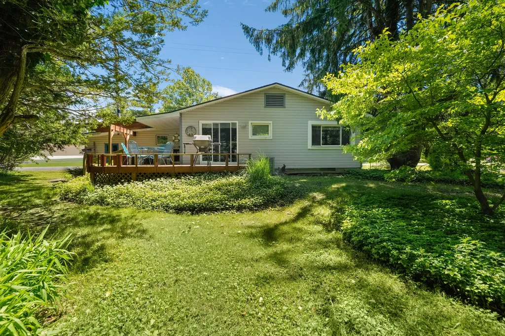 12274 Red Arrow Highway Chikaming Township MI 49125