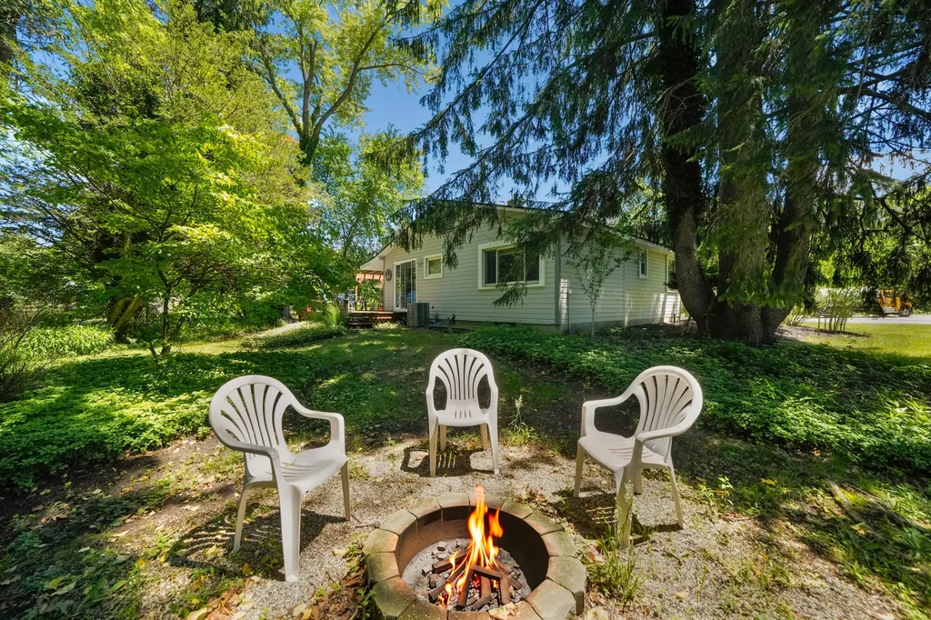 12274 Red Arrow Highway Chikaming Township MI 49125
