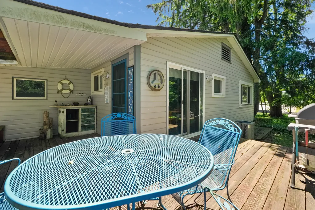 12274 Red Arrow Highway Chikaming Township MI 49125
