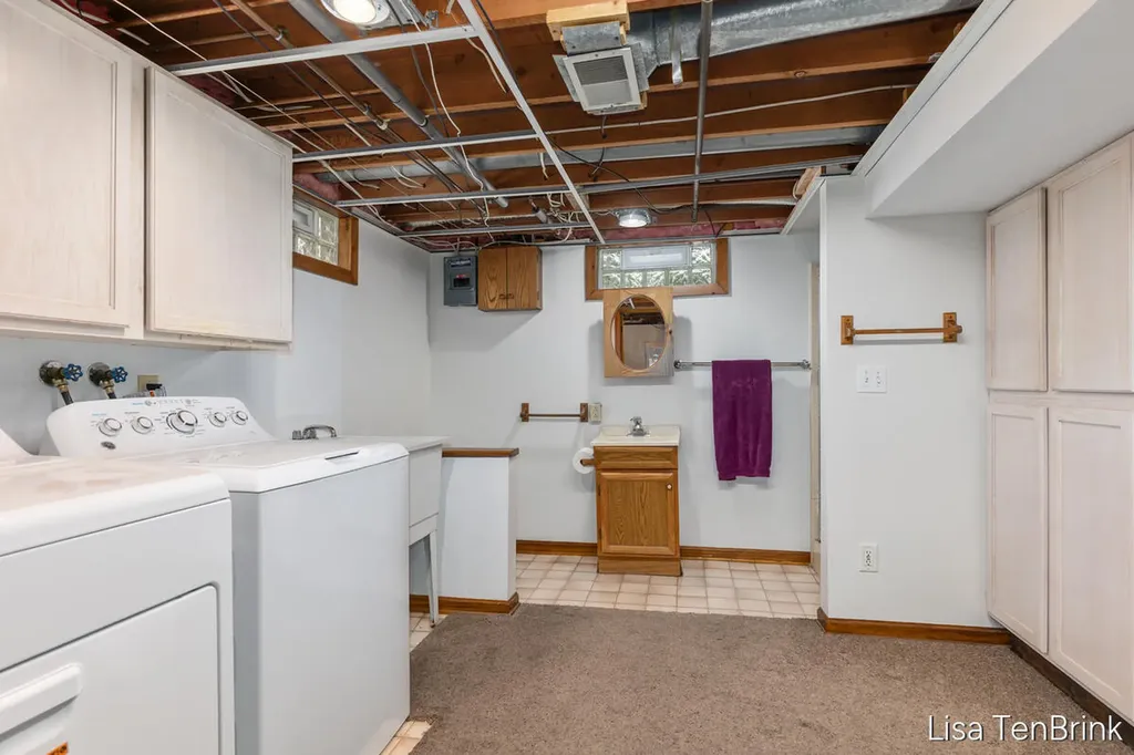 5614 Marlin Avenue Hudsonville City MI 49426