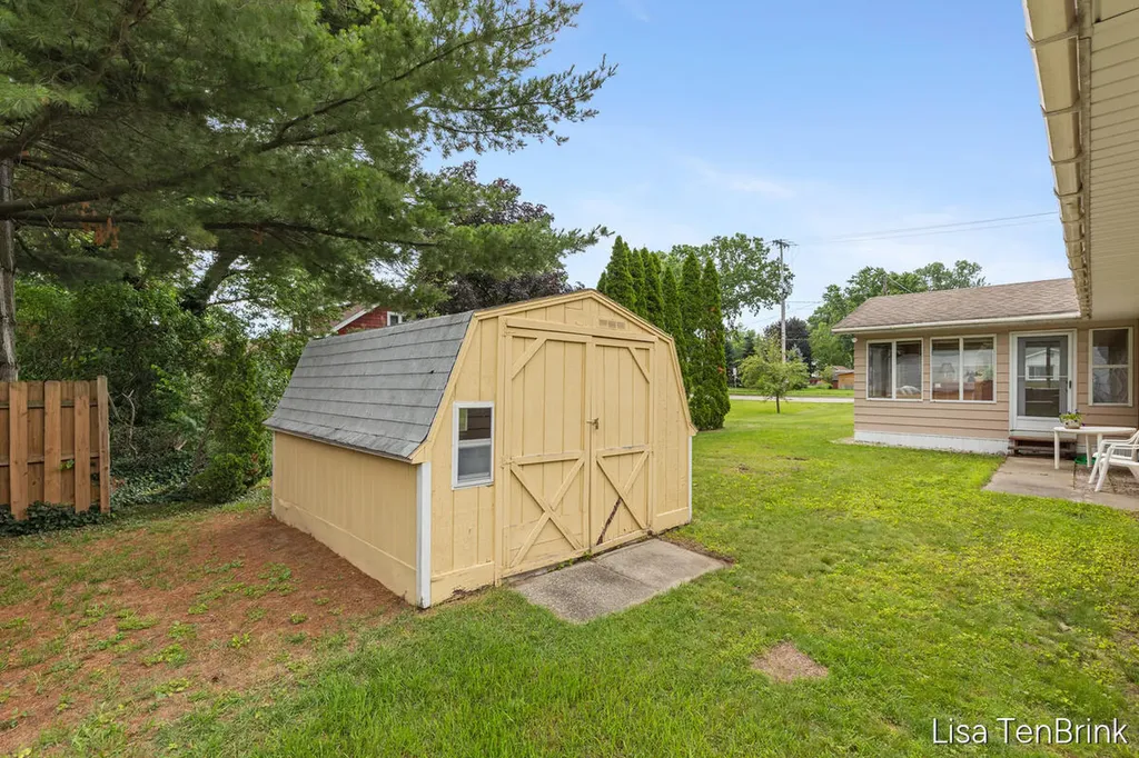 5614 Marlin Avenue Hudsonville City MI 49426