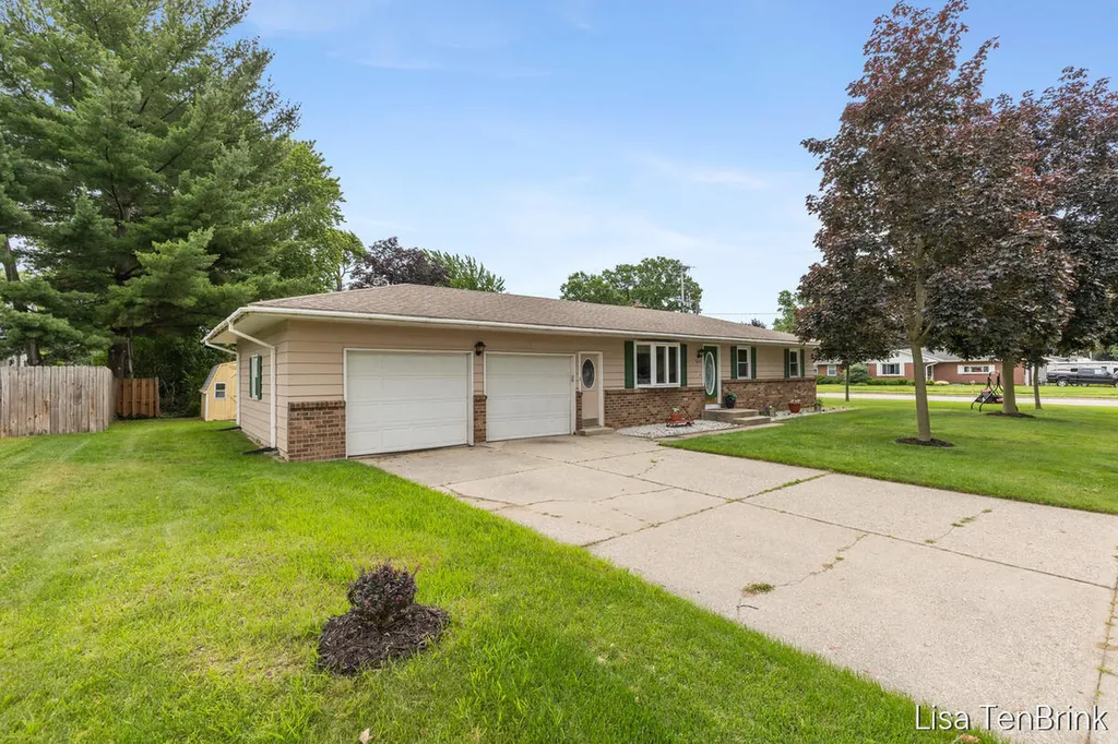5614 Marlin Avenue Hudsonville City MI 49426