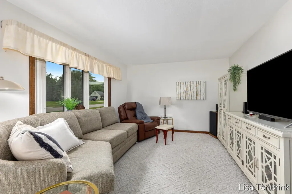 5614 Marlin Avenue Hudsonville City MI 49426