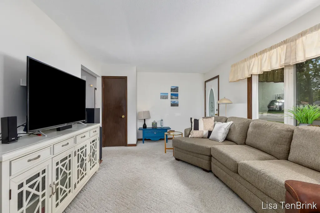 5614 Marlin Avenue Hudsonville City MI 49426
