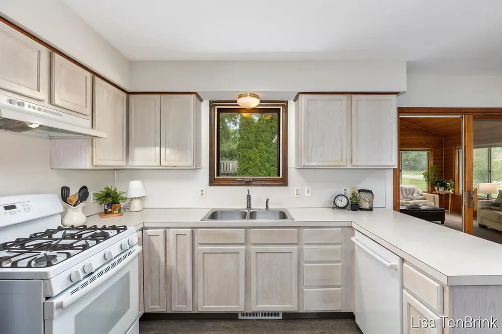 5614 Marlin Avenue Hudsonville City MI 49426