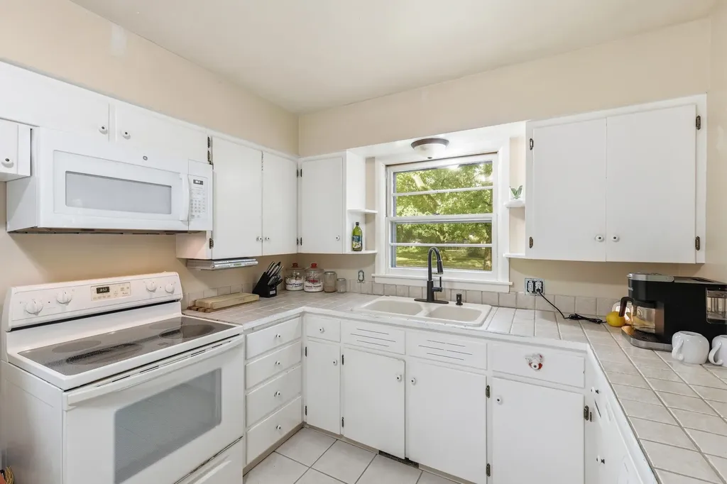 719 Aster Avenue Holland City MI 49423