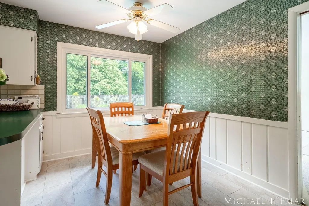 1705 Derbyshire Street SE Grand Rapids City MI 49508