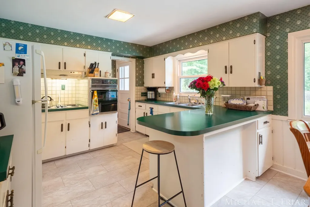 1705 Derbyshire Street SE Grand Rapids City MI 49508