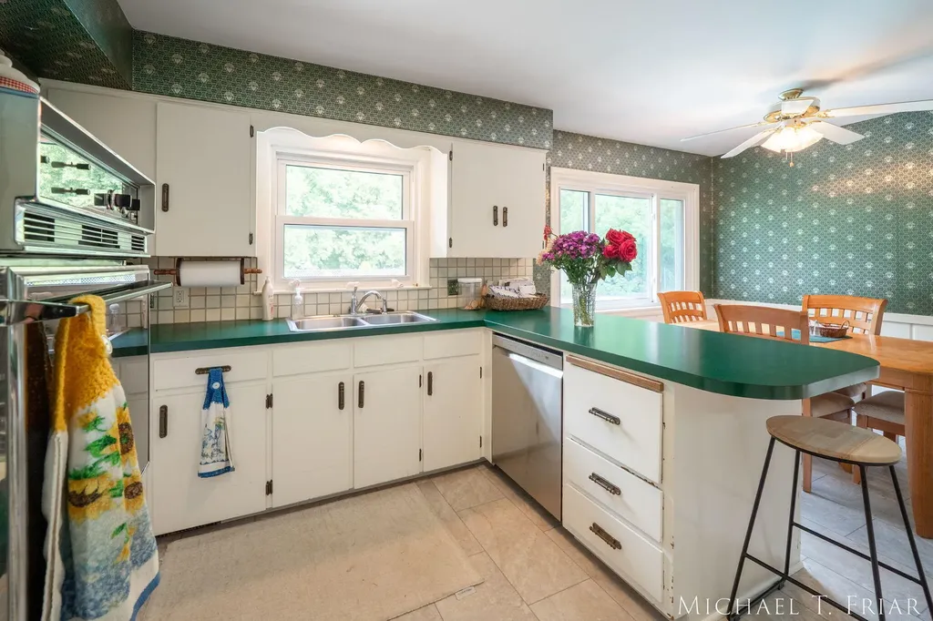 1705 Derbyshire Street SE Grand Rapids City MI 49508